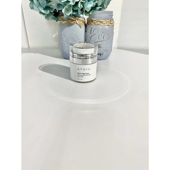 Athia Retinol Night Cream - Picture 5 of 7